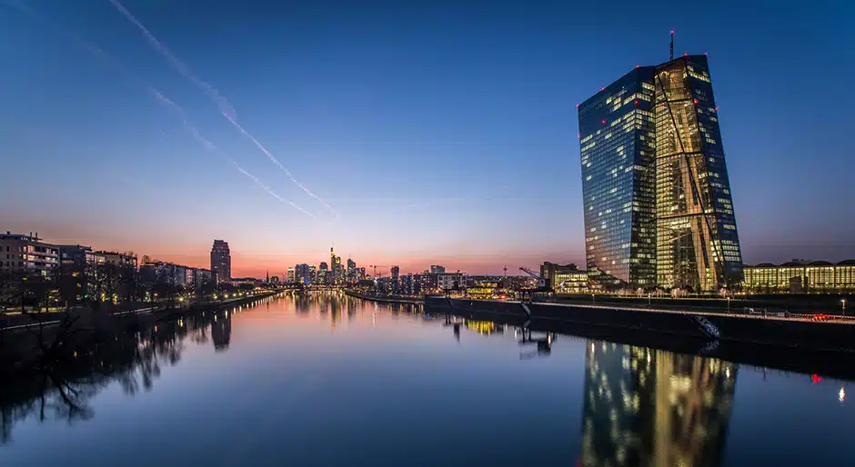 Apollo buys Frankfurt business center