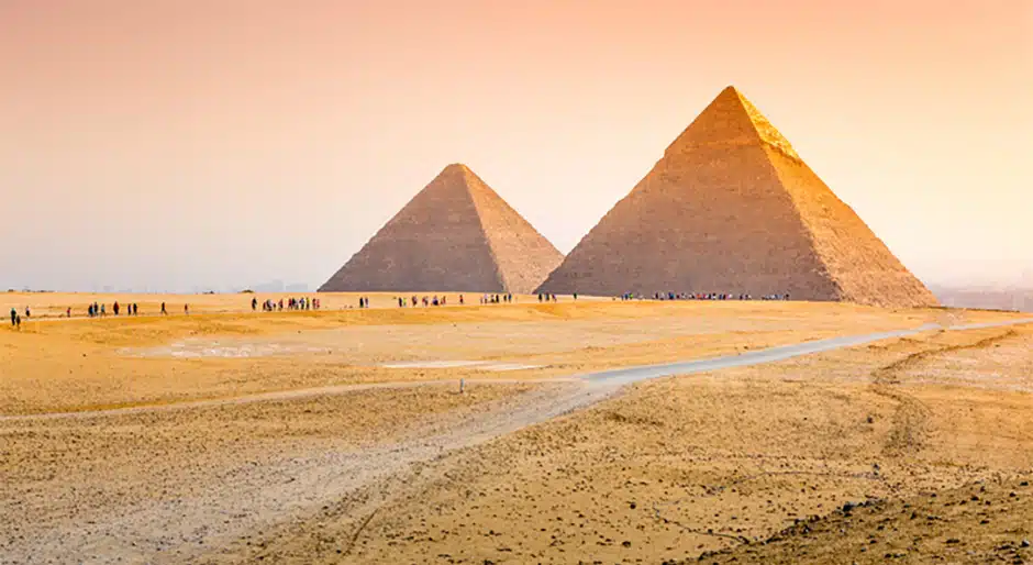 AMEA Power completes $1.1b deal to deploy 1GW of wind and solar energy in Egypt