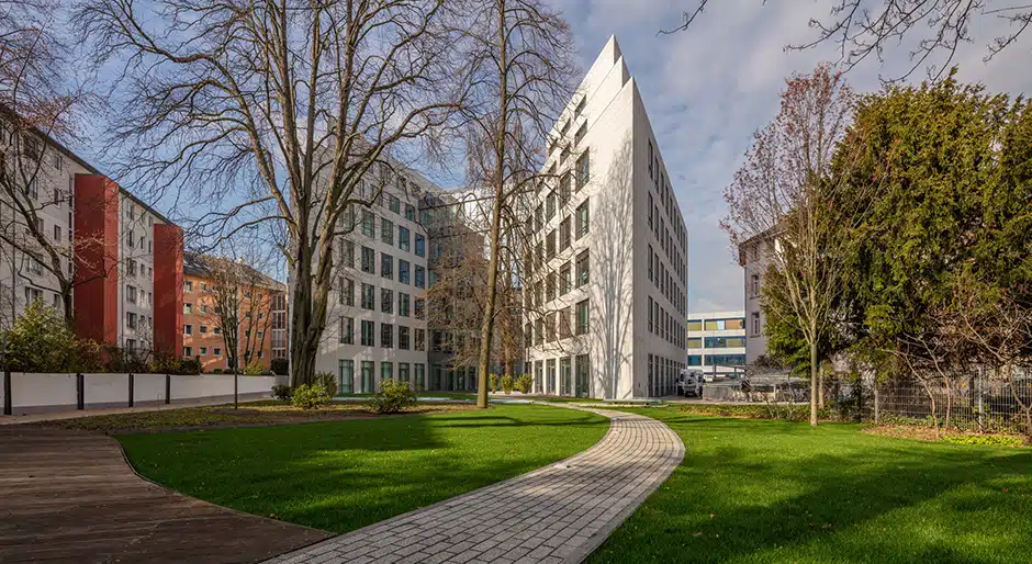 UBS Asset Management adds to Frankfurt office portfolio with prime acquisition
