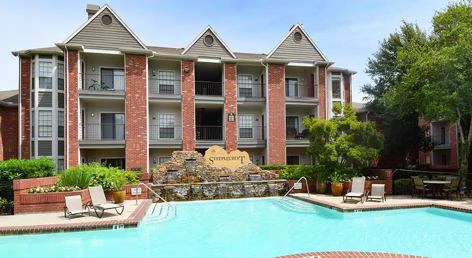 JV sells garden-style apartment community in Houston
