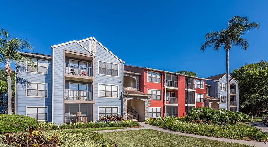 Crescent Real Estate acquires gardenstyle condominium community in