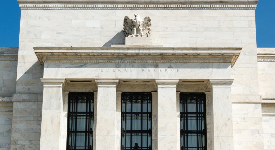 Fed signals intent to maintain low interest rates